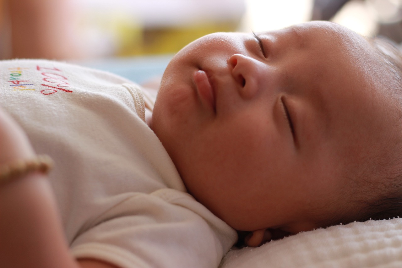 孕妈供卵生的宝宝退烧后睡觉不踏实（孕妈供卵生的宝宝退烧后睡觉不踏实了）